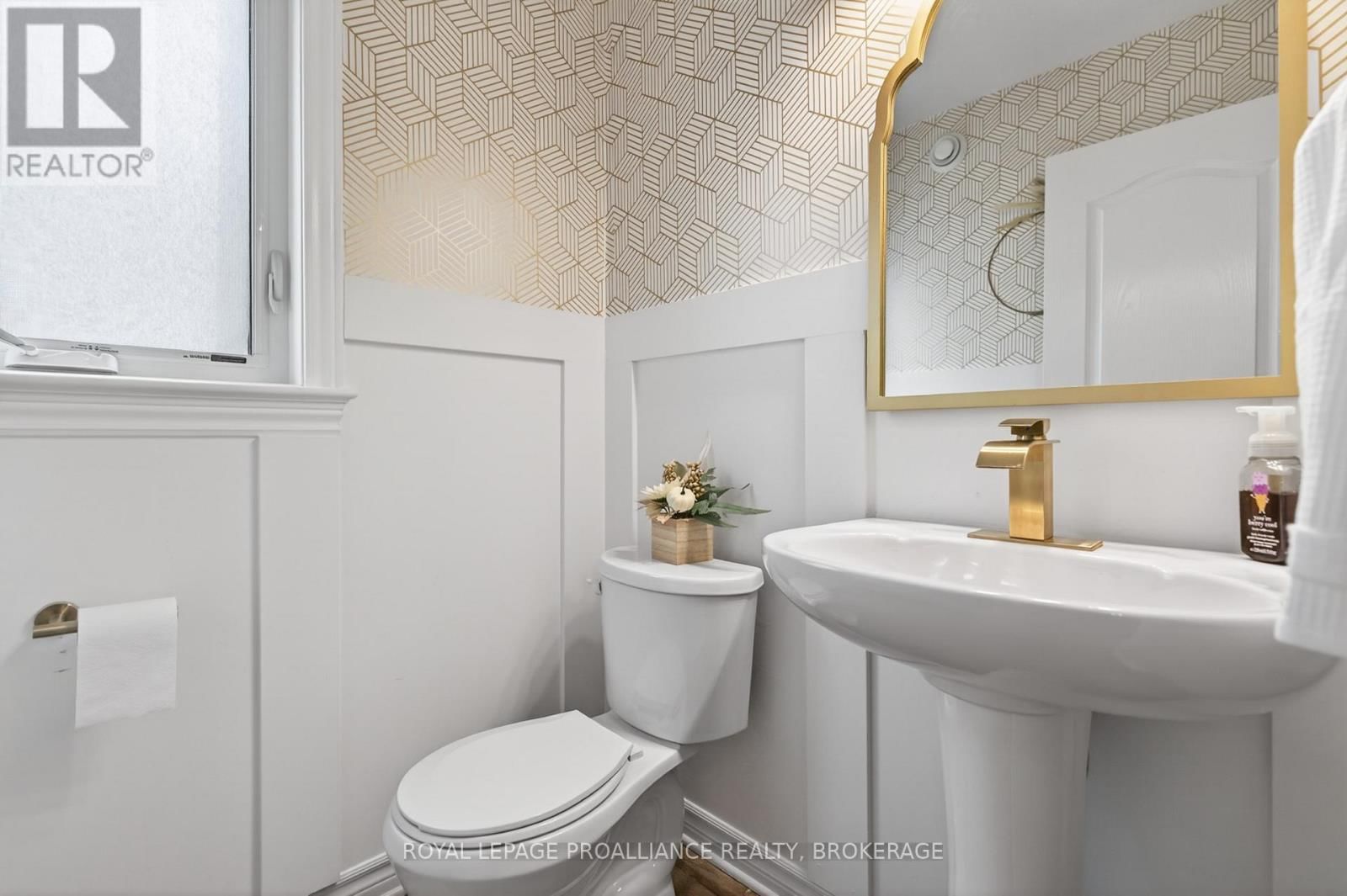 1153 ESCALA CRESCENT Image 4