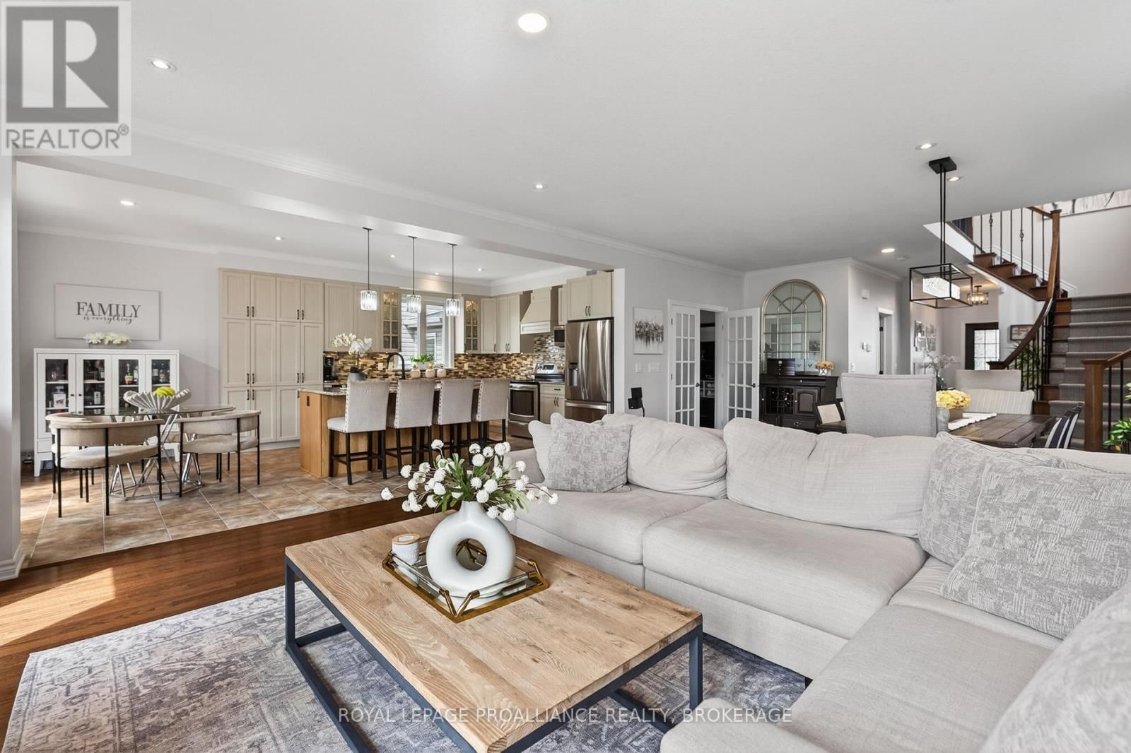 1153 ESCALA CRESCENT Image 8