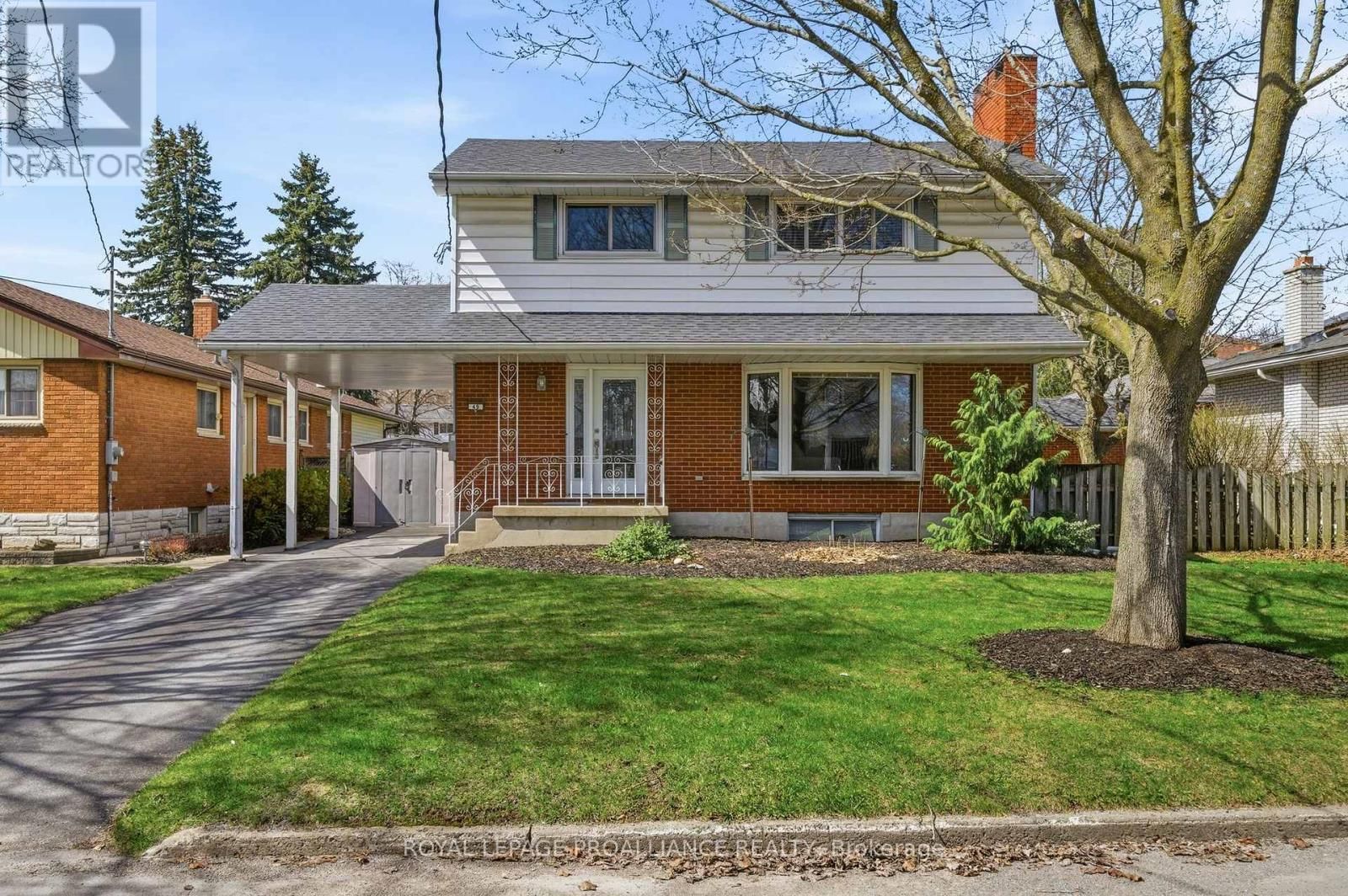 49 PLAZA SQUARE Image 2