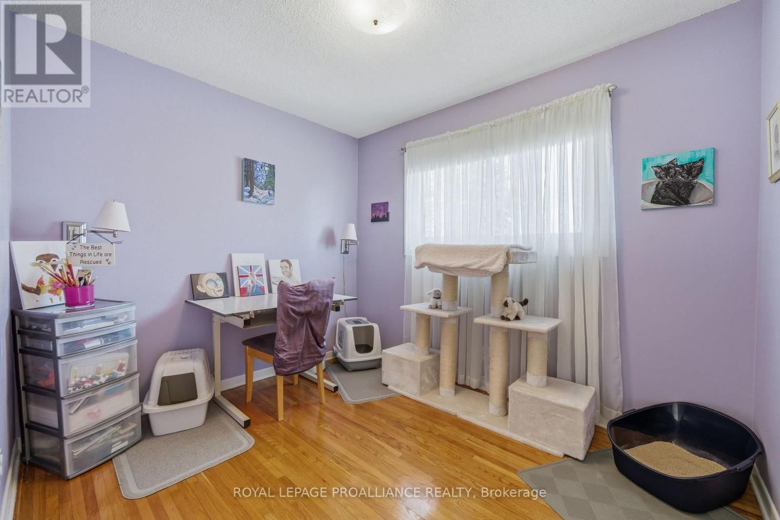 49 PLAZA SQUARE Image 28