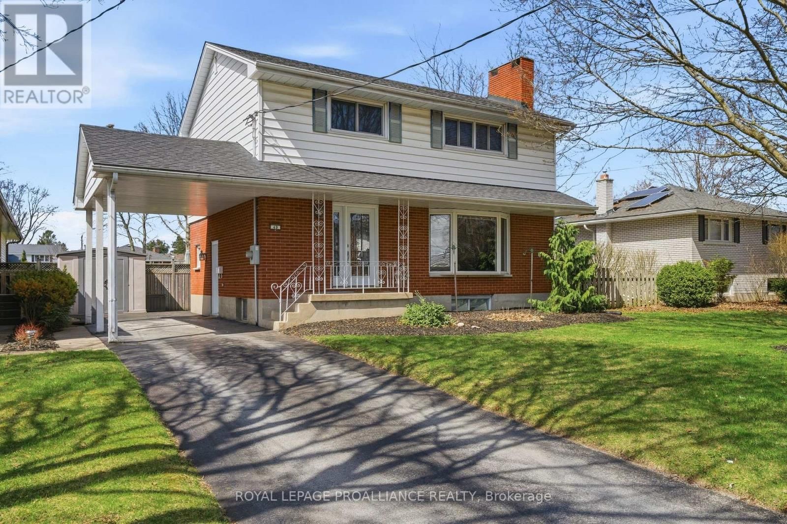 49 PLAZA SQUARE Image 3