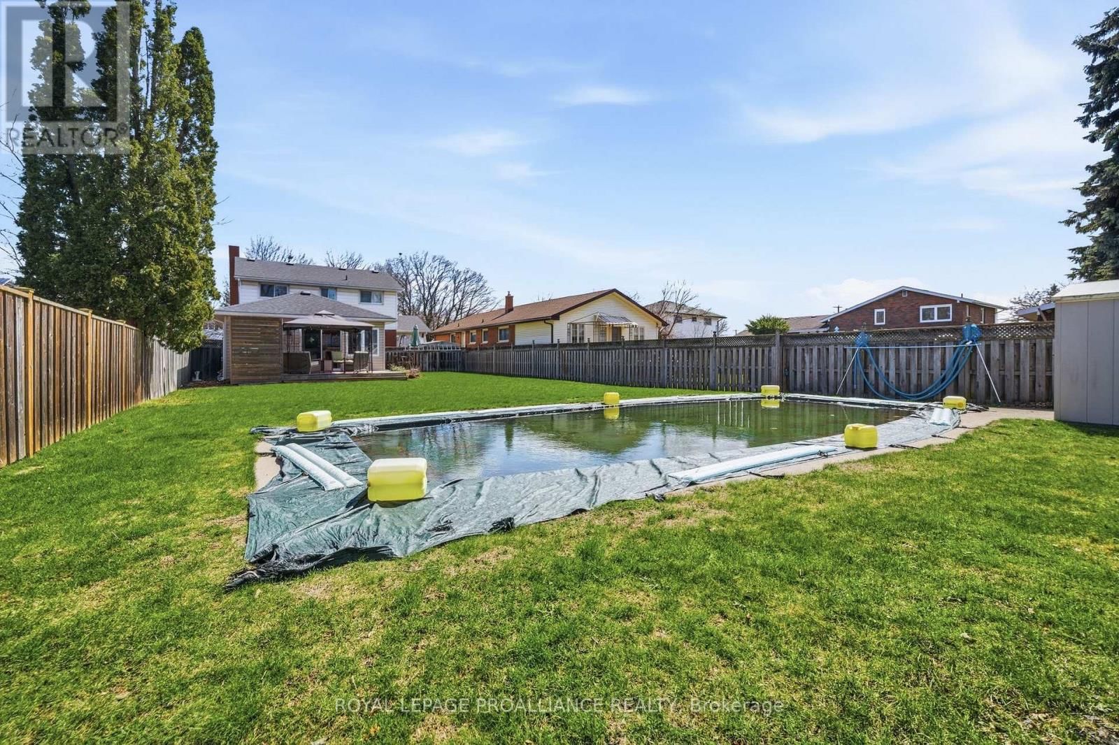 49 PLAZA SQUARE Image 49