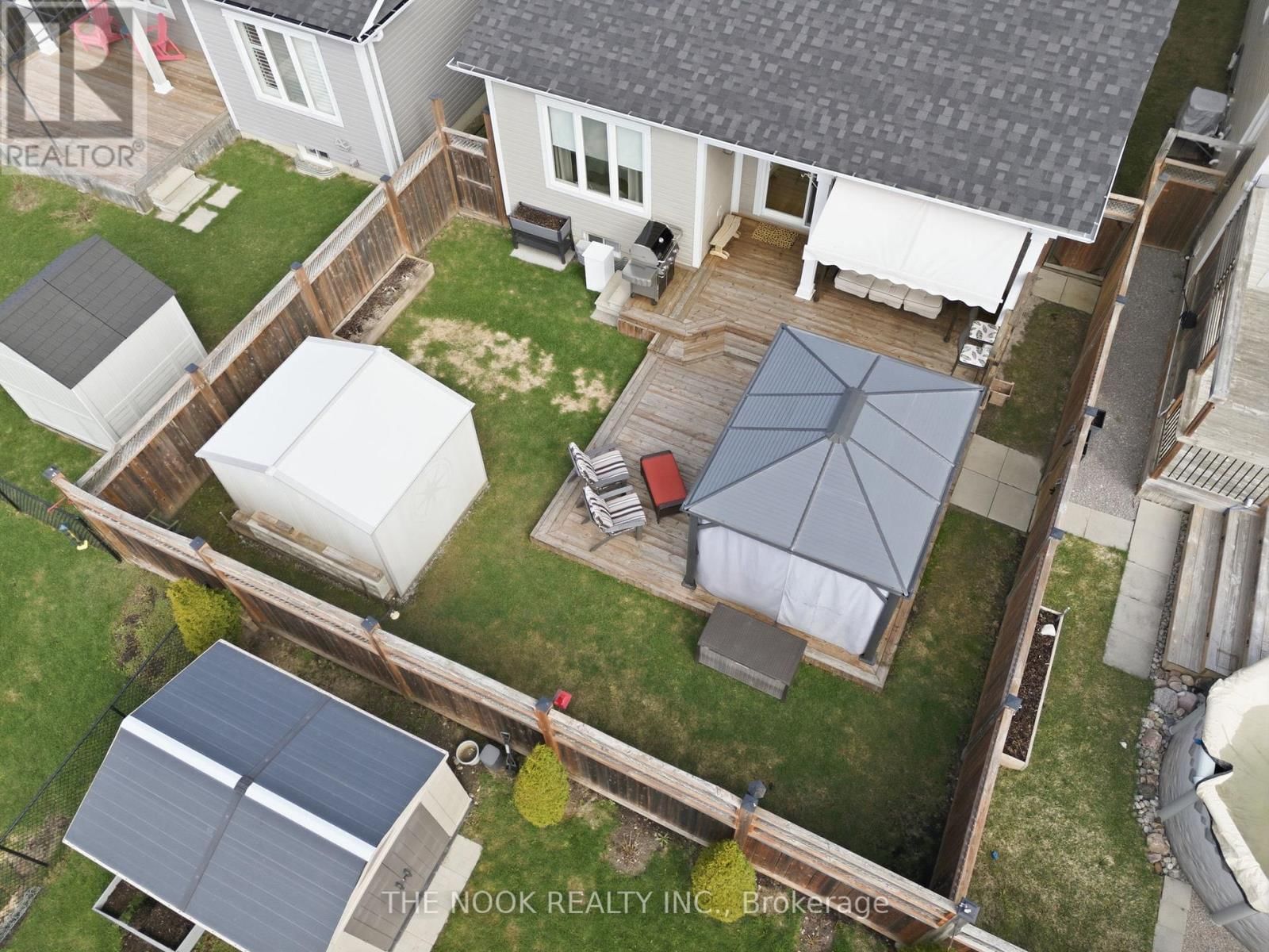 17 DEACON CRESCENT Image 38