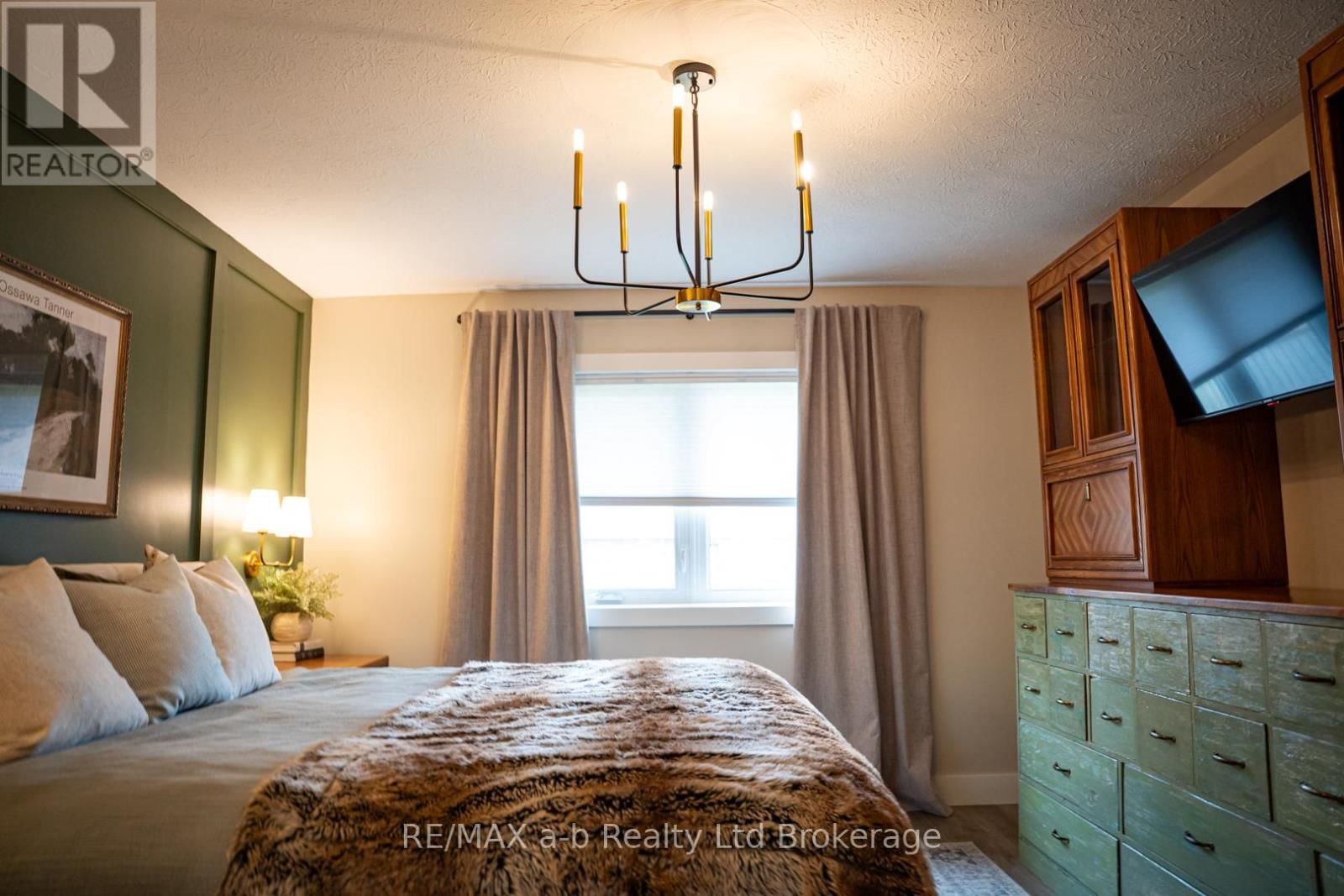 3 BELFAST CIRCLE Image 21