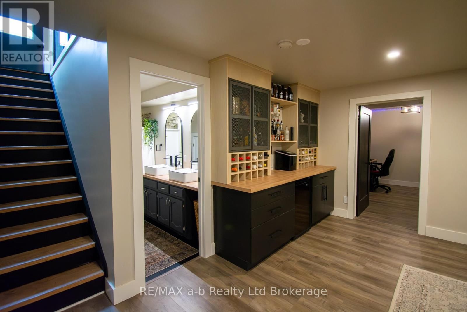 3 BELFAST CIRCLE Image 31