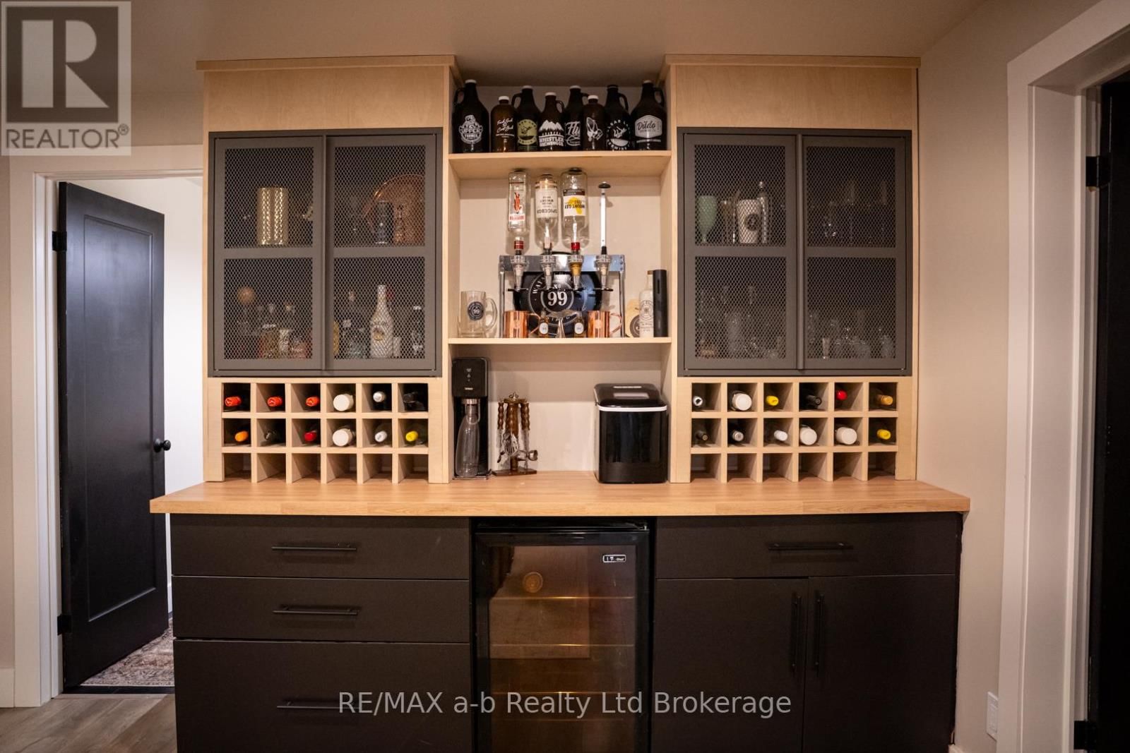 3 BELFAST CIRCLE Image 35