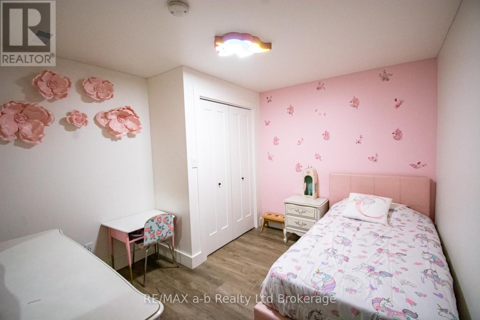 3 BELFAST CIRCLE Image 37