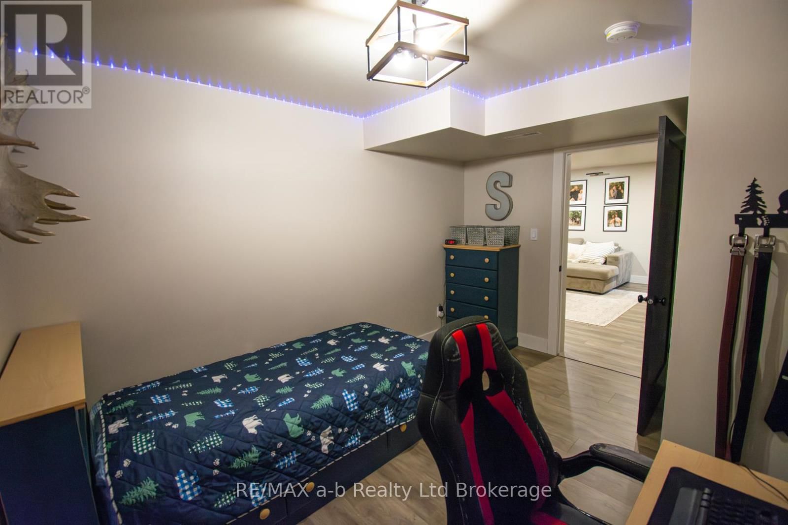 3 BELFAST CIRCLE Image 39