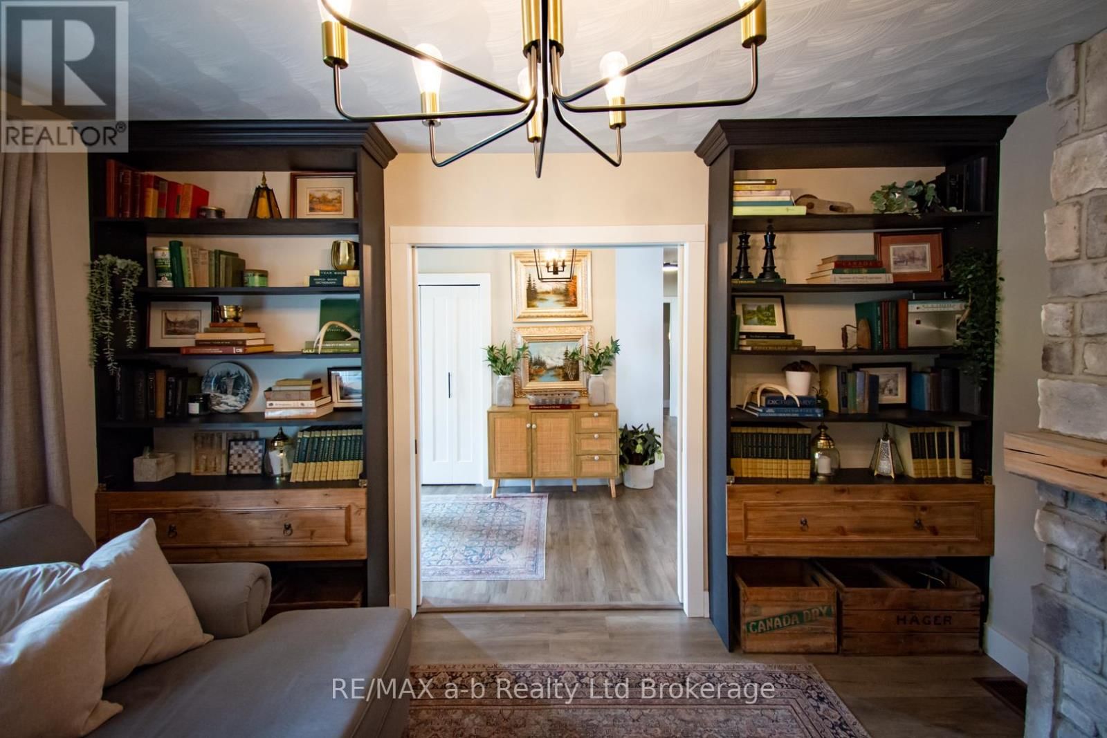 3 BELFAST CIRCLE Image 7