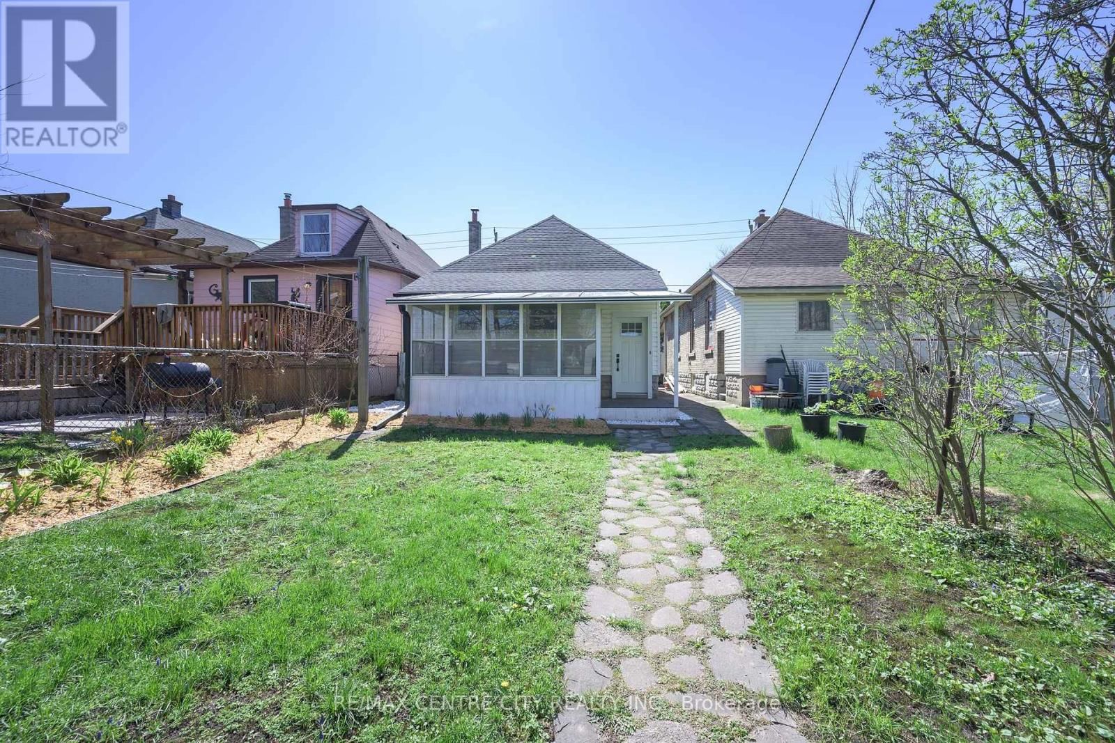 1180 YORK STREET Image 11