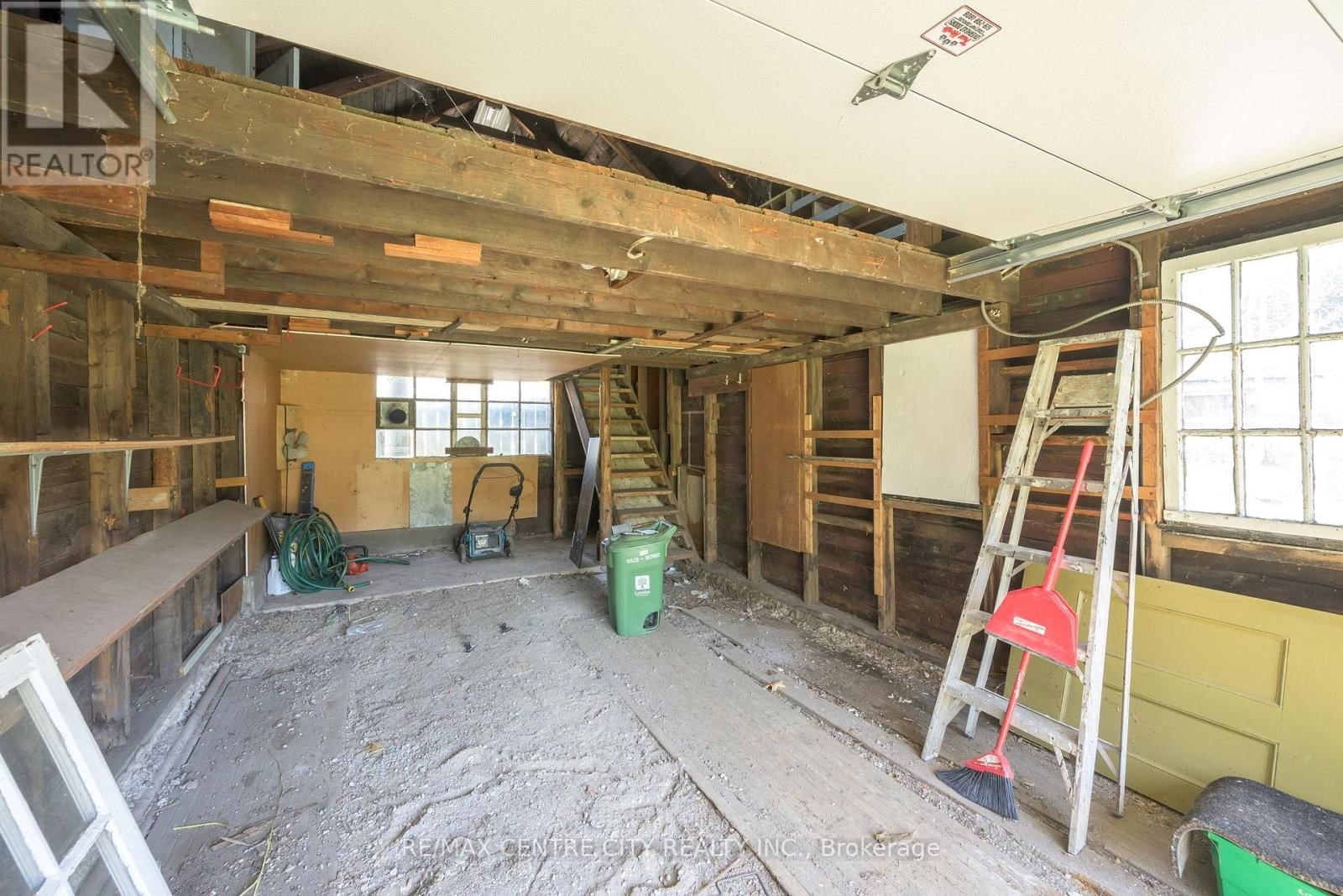 1180 YORK STREET Image 14