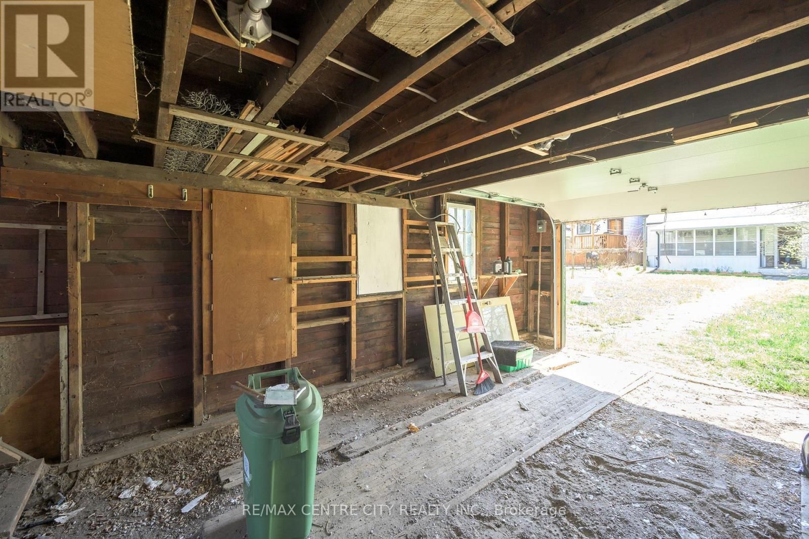 1180 YORK STREET Image 16