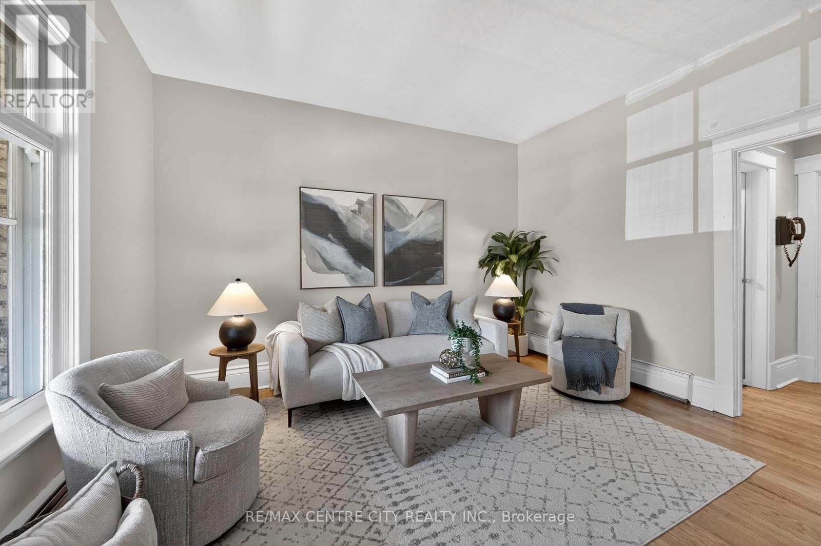 1180 YORK STREET Image 20