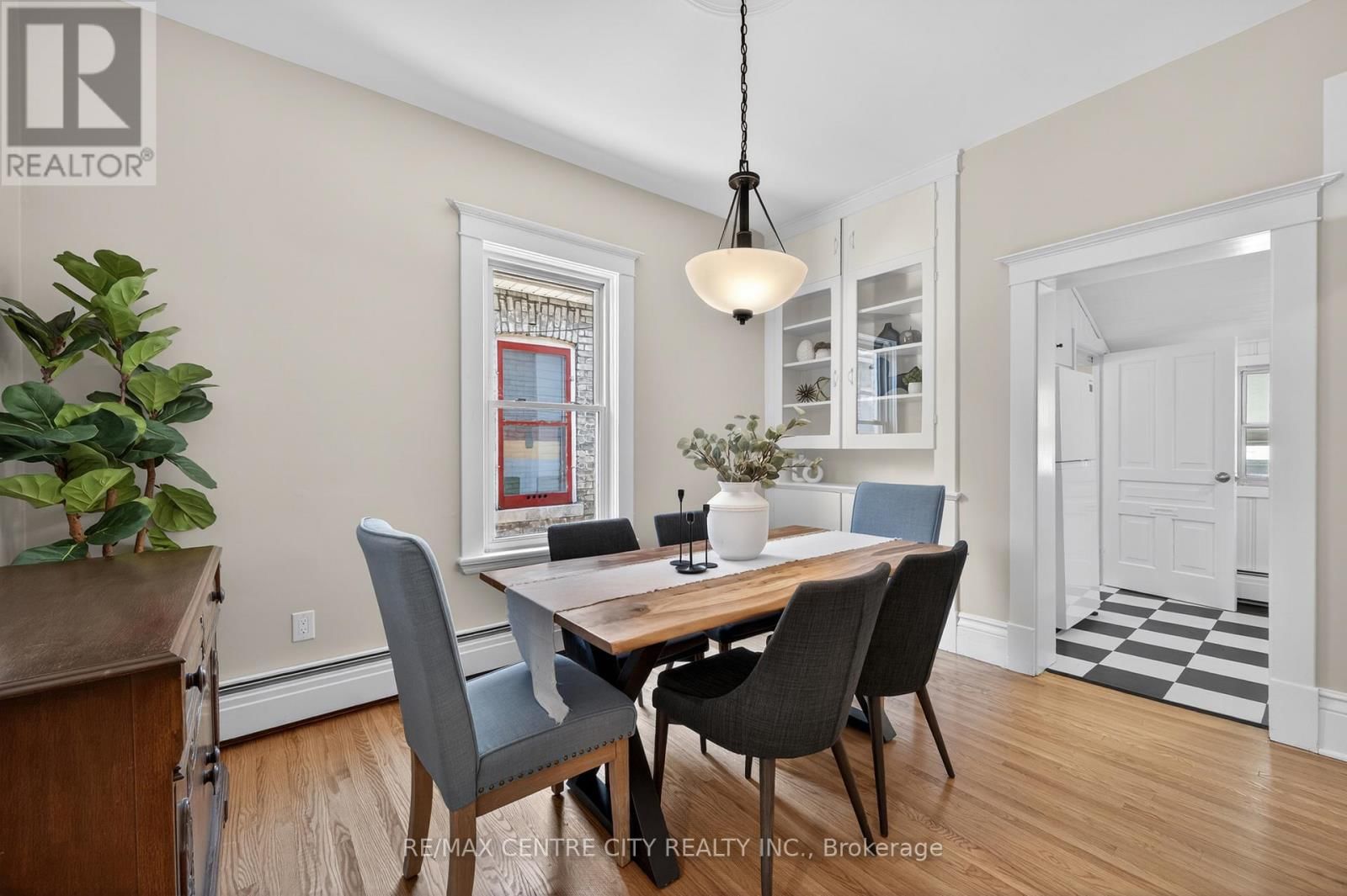 1180 YORK STREET Image 22