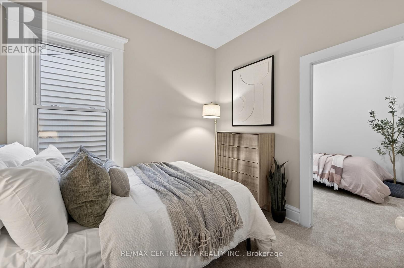 1180 YORK STREET Image 32