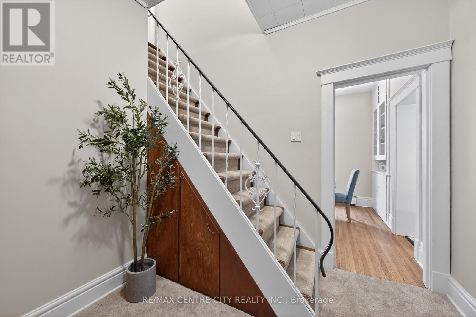 1180 YORK STREET Image 34