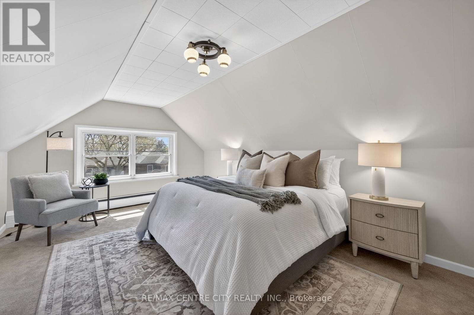 1180 YORK STREET Image 36