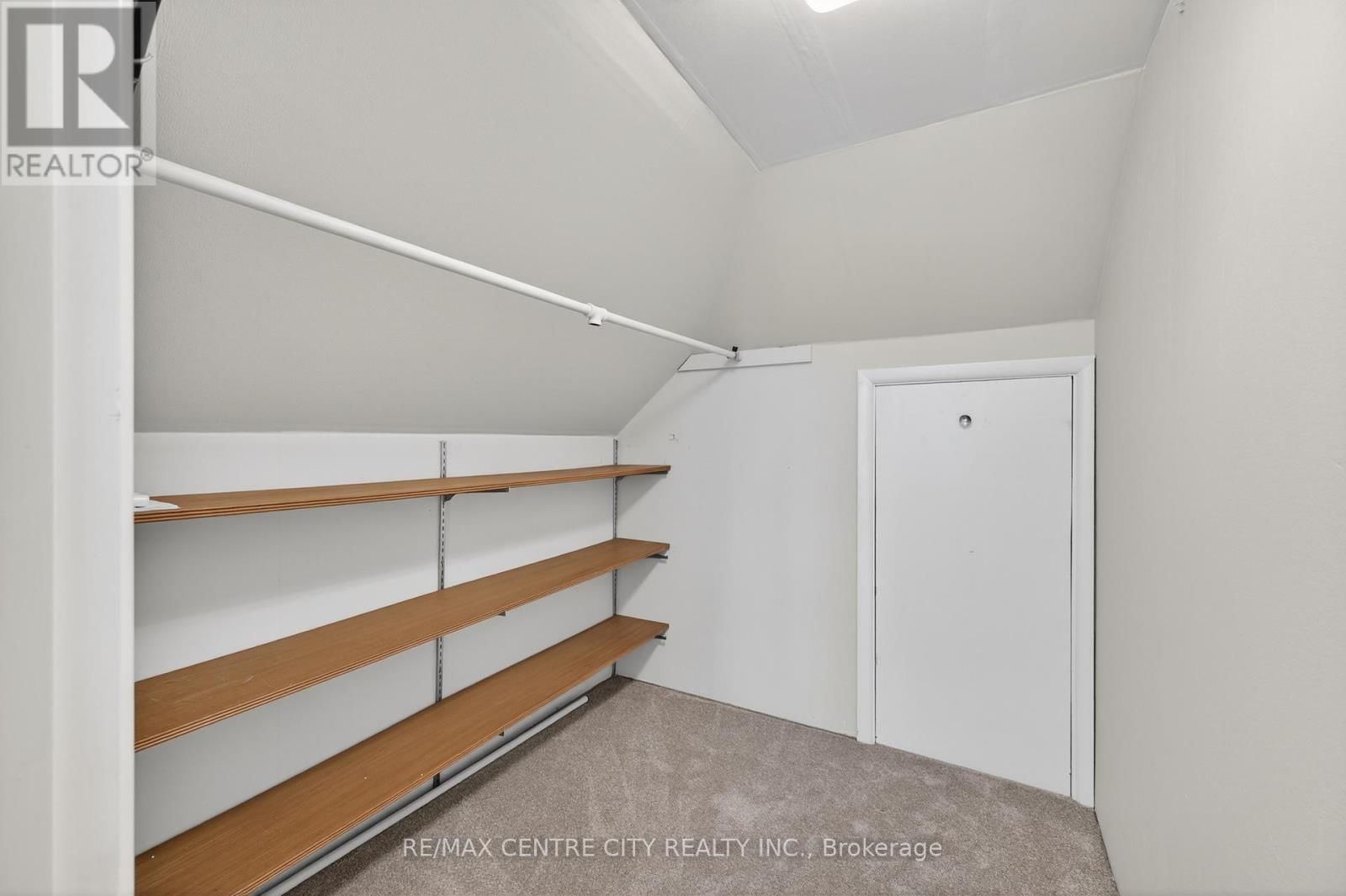 1180 YORK STREET Image 38