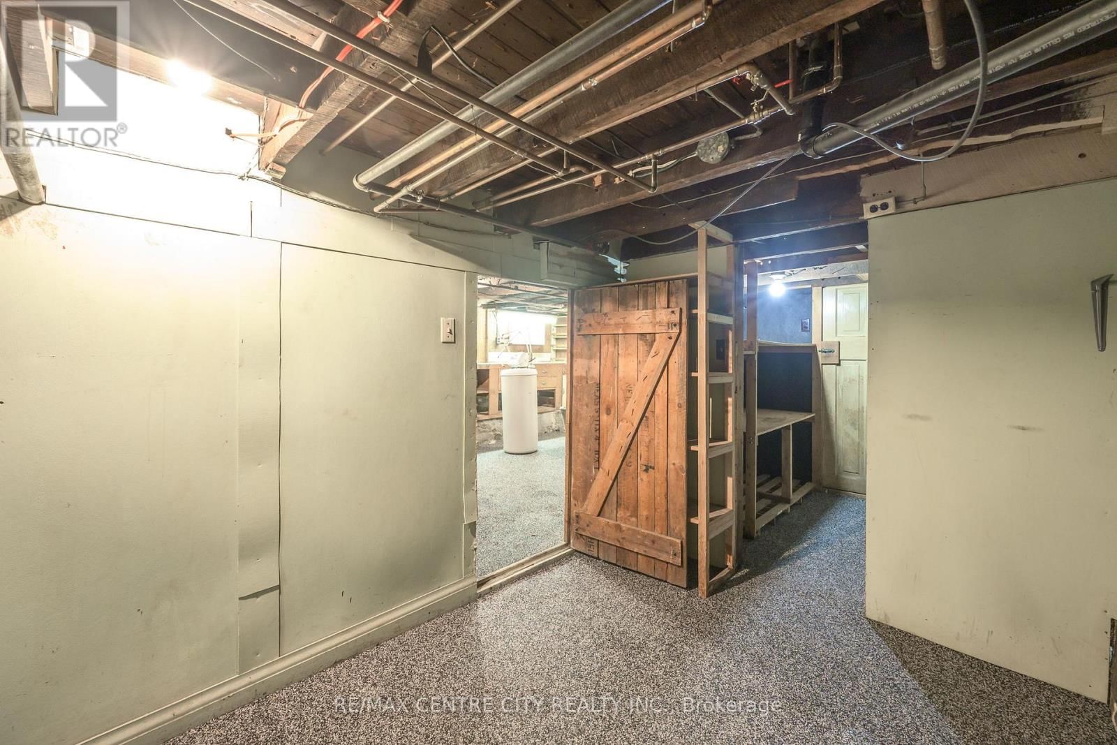 1180 YORK STREET Image 41