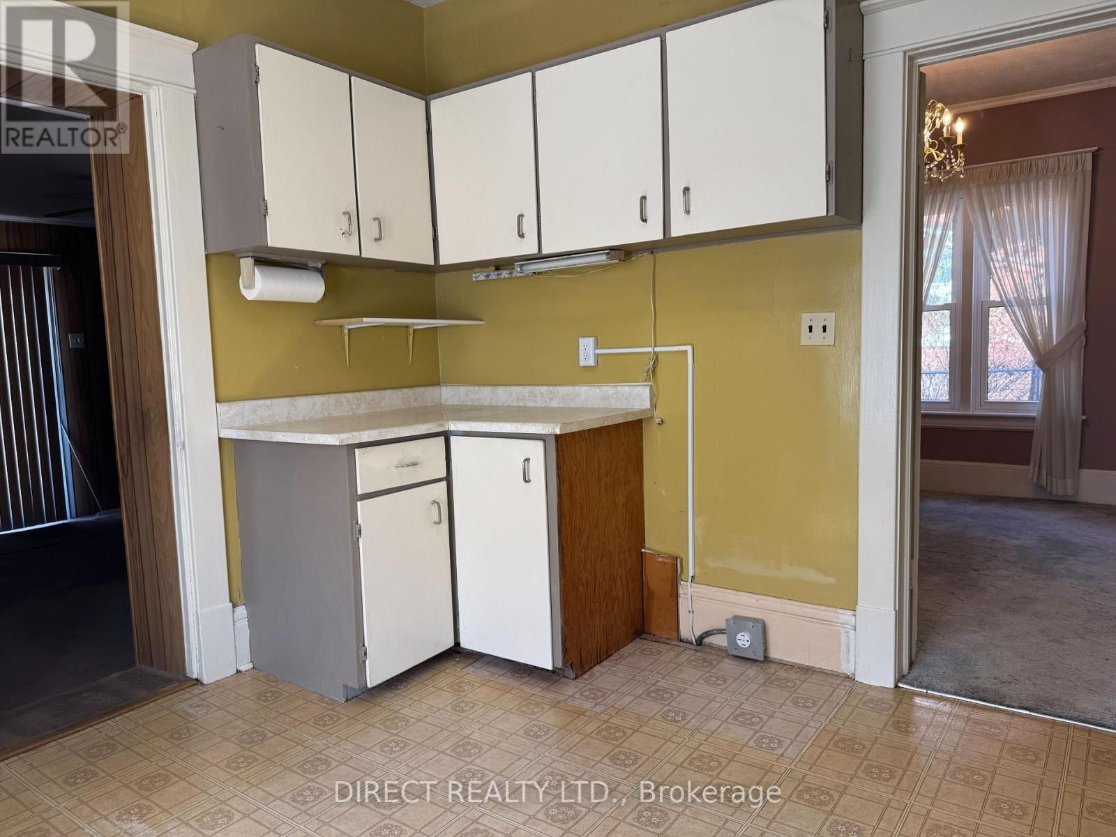 298 BLEECKER AVENUE Image 11