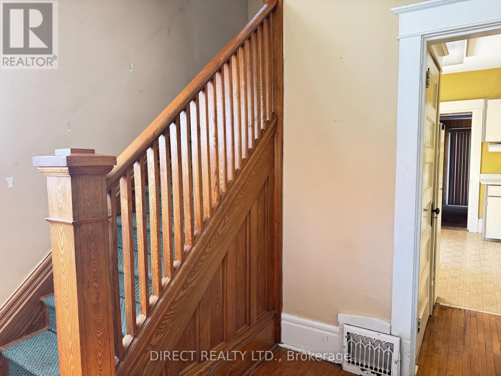 298 BLEECKER AVENUE Image 7