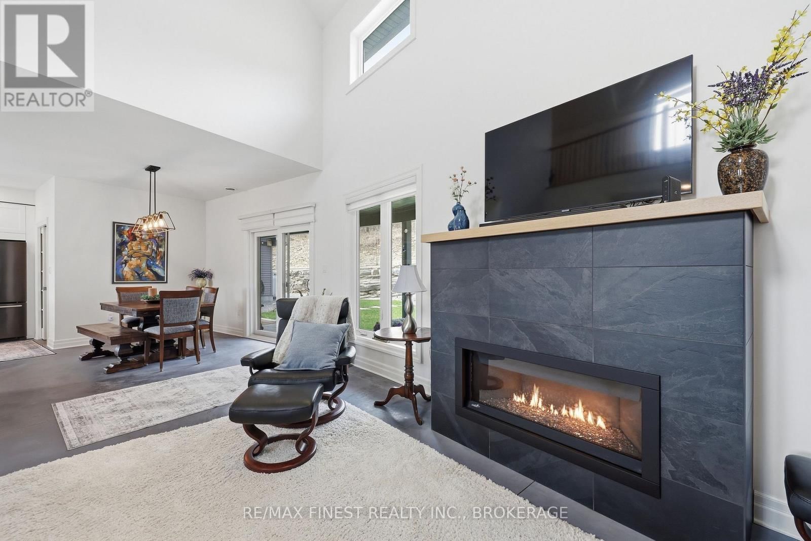 1033 KONA CRESCENT Image 14