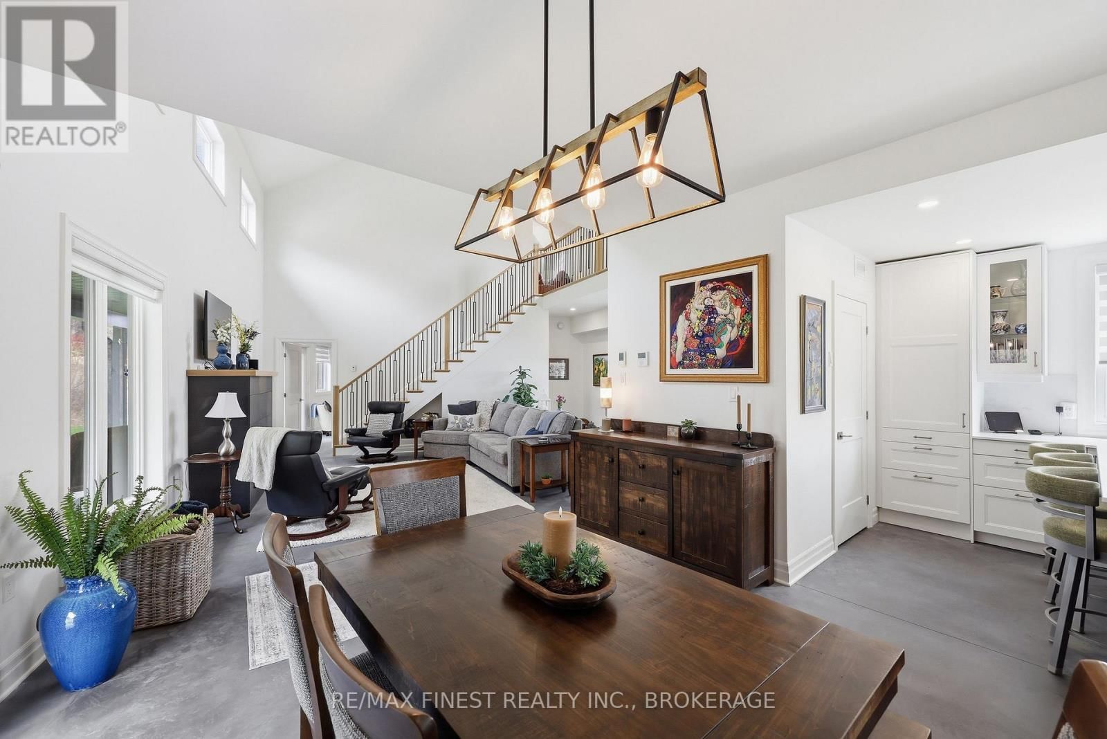 1033 KONA CRESCENT Image 17