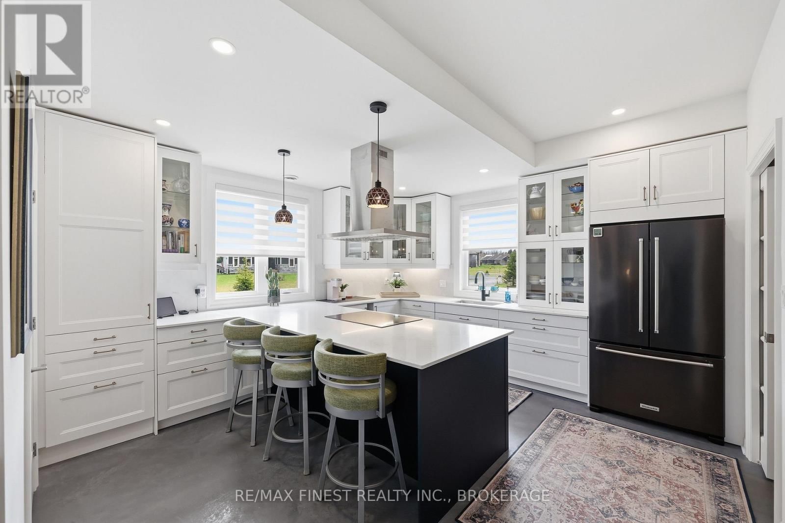 1033 KONA CRESCENT Image 18