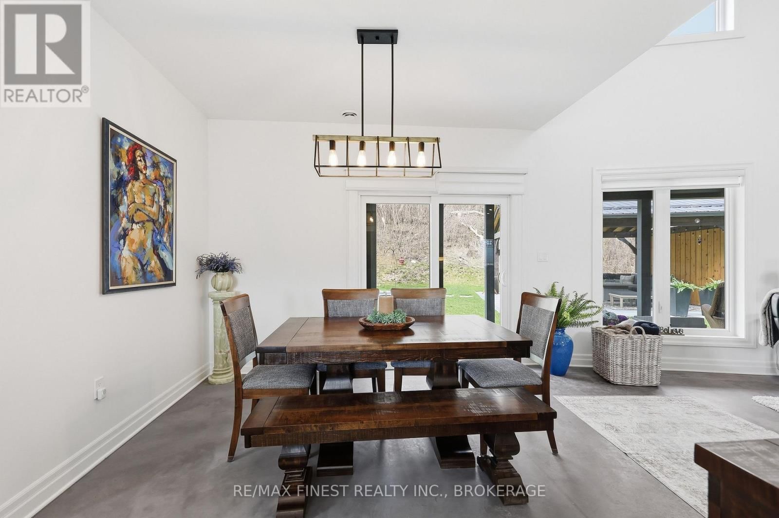 1033 KONA CRESCENT Image 25