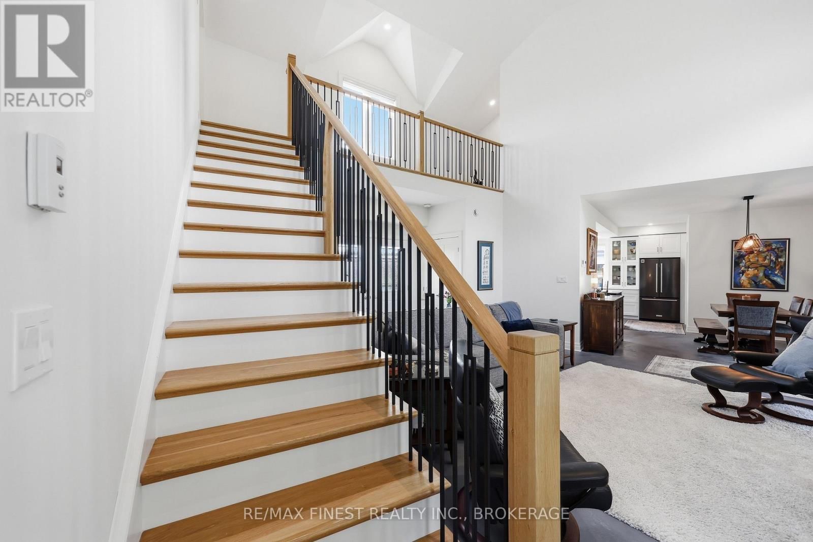 1033 KONA CRESCENT Image 33