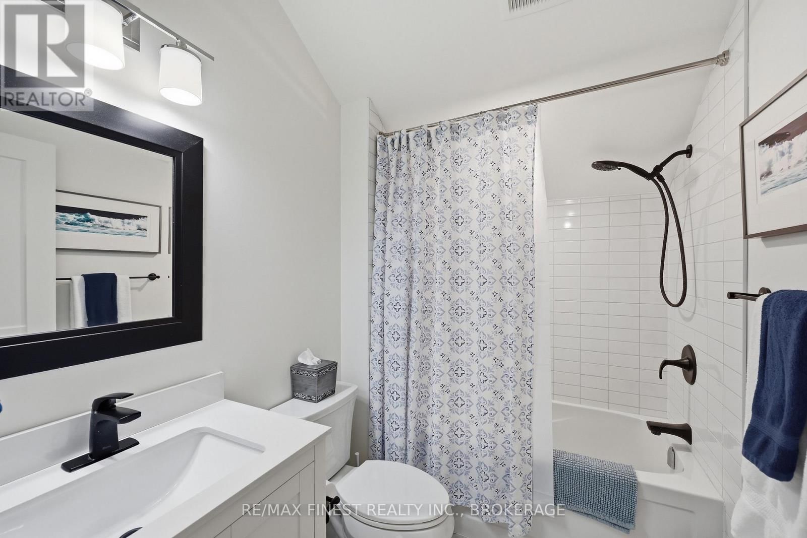 1033 KONA CRESCENT Image 36