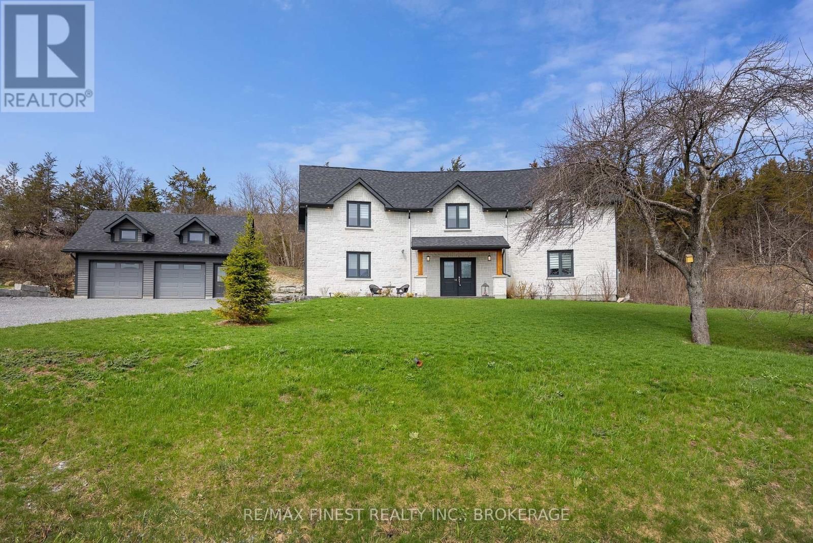 1033 KONA CRESCENT Image 4