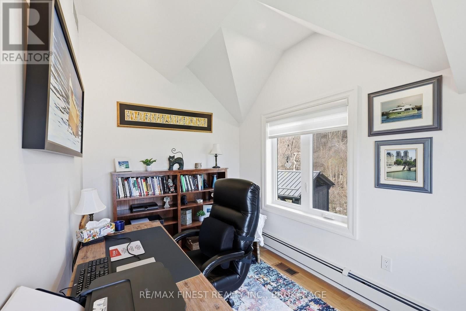 1033 KONA CRESCENT Image 40