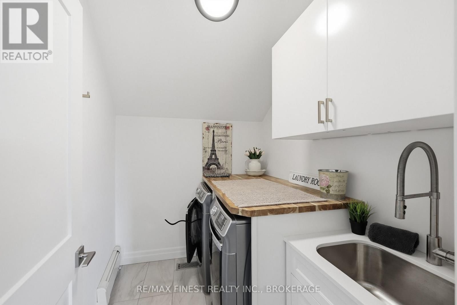 1033 KONA CRESCENT Image 41