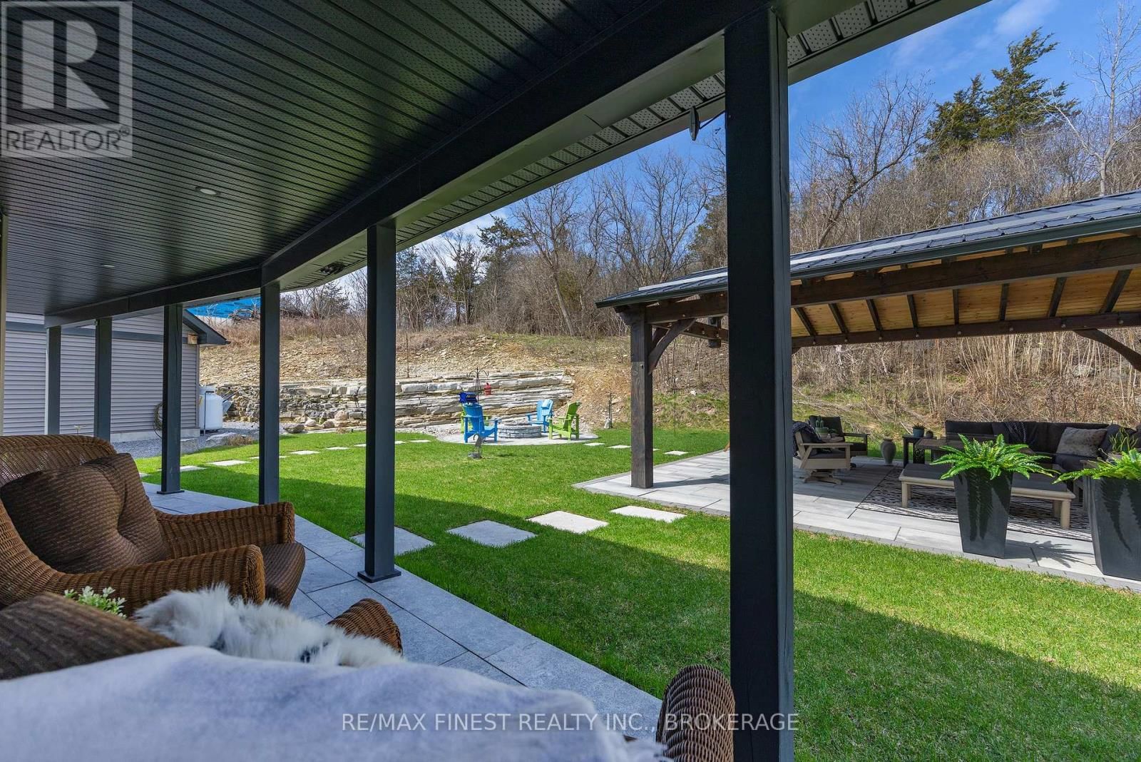 1033 KONA CRESCENT Image 42