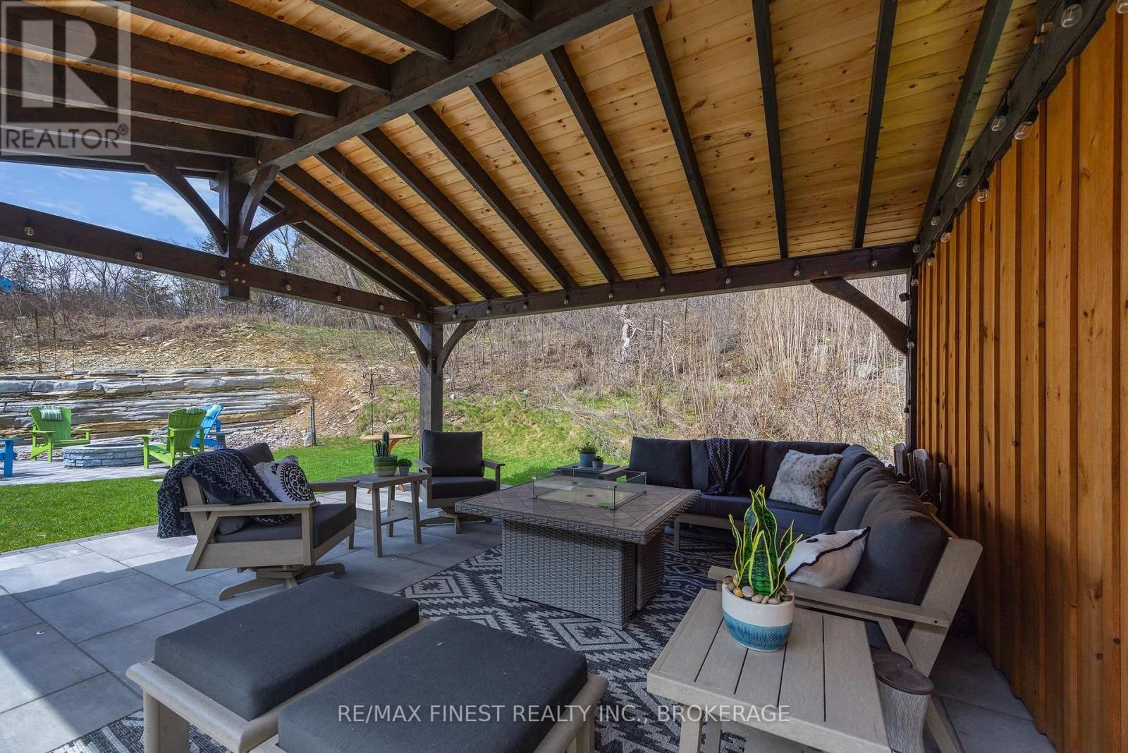 1033 KONA CRESCENT Image 45