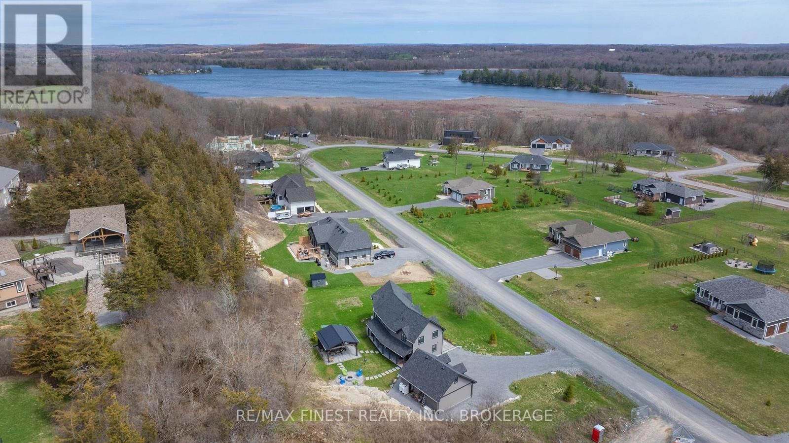 1033 KONA CRESCENT Image 49