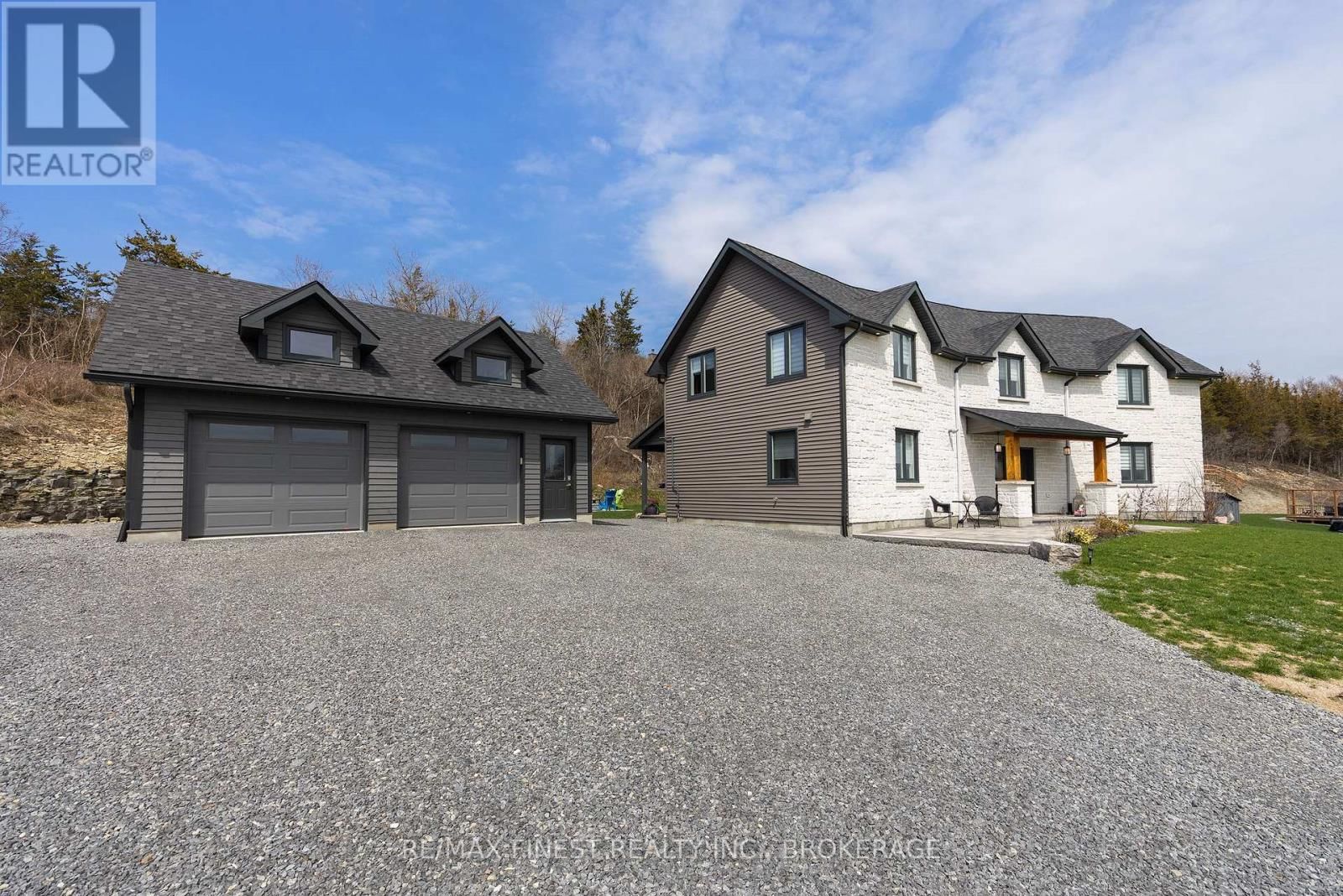 1033 KONA CRESCENT Image 5