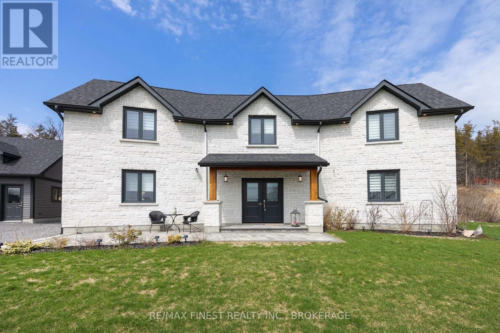 1033 KONA CRESCENT Image 7