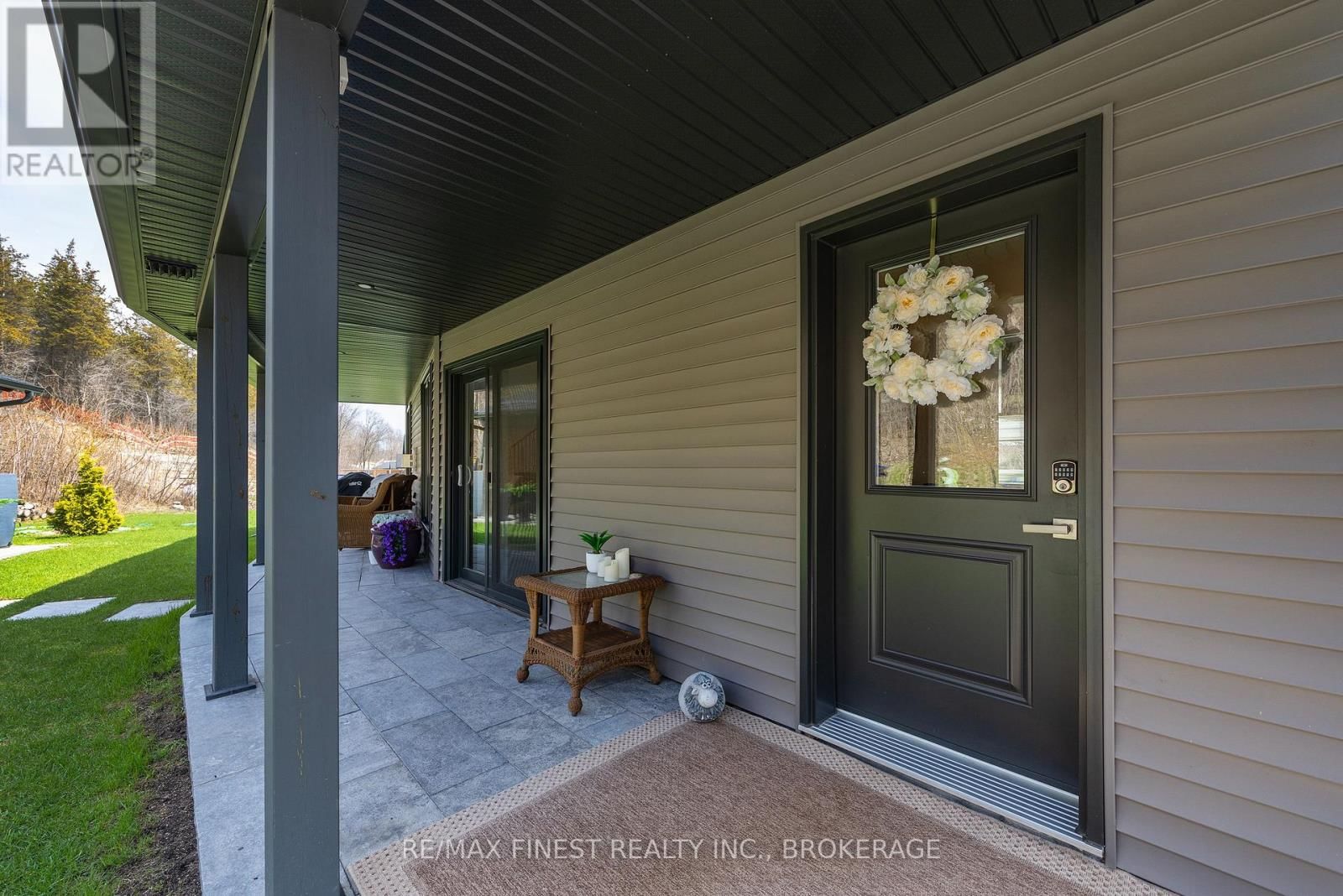 1033 KONA CRESCENT Image 9