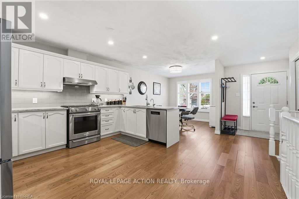 31 - 53 HERON'S LANDING Image 9