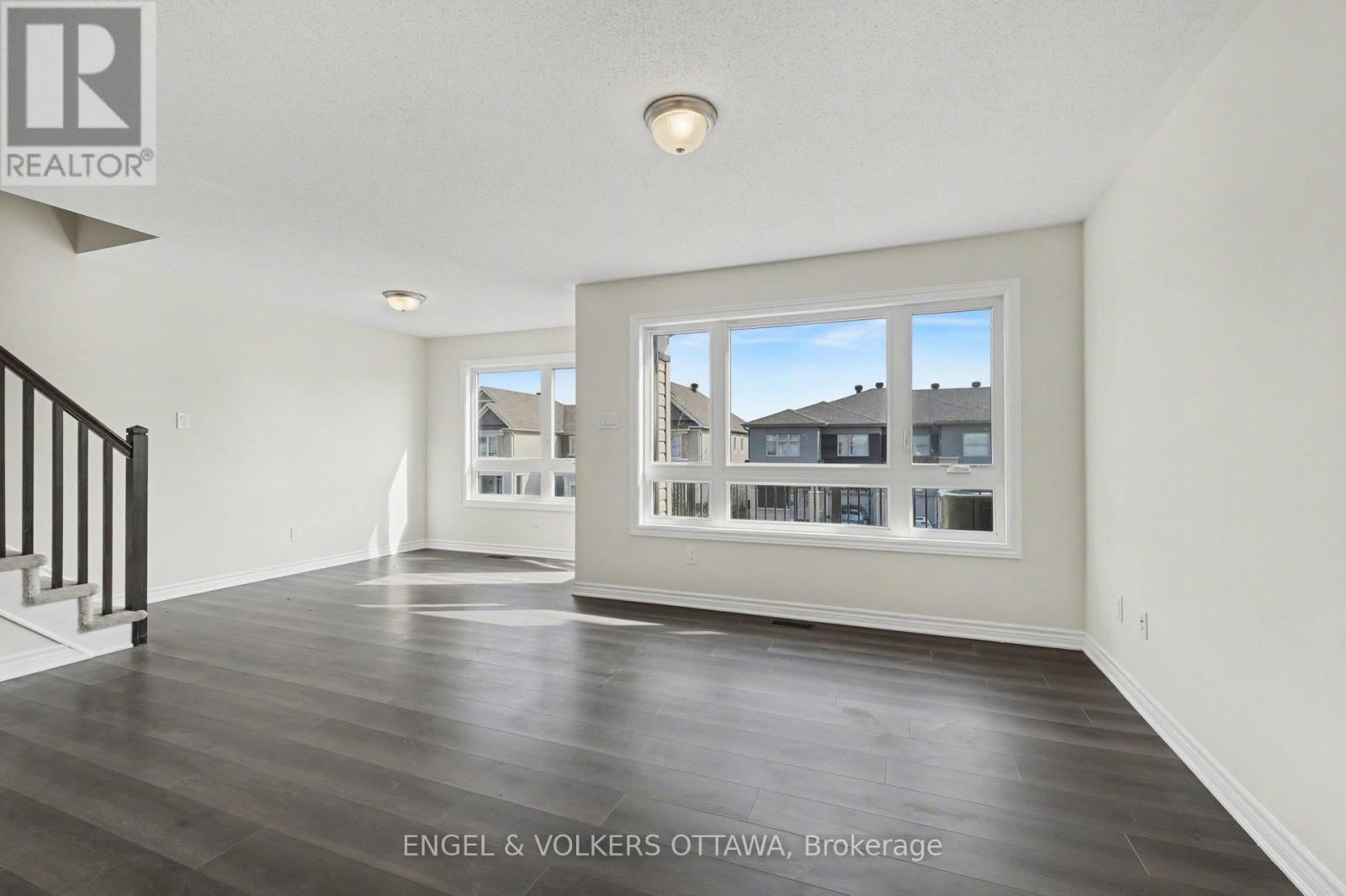 575 ROUNDLEAF WAY Image 10