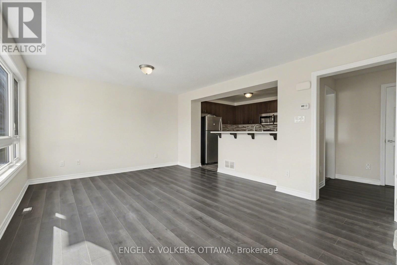 575 ROUNDLEAF WAY Image 11