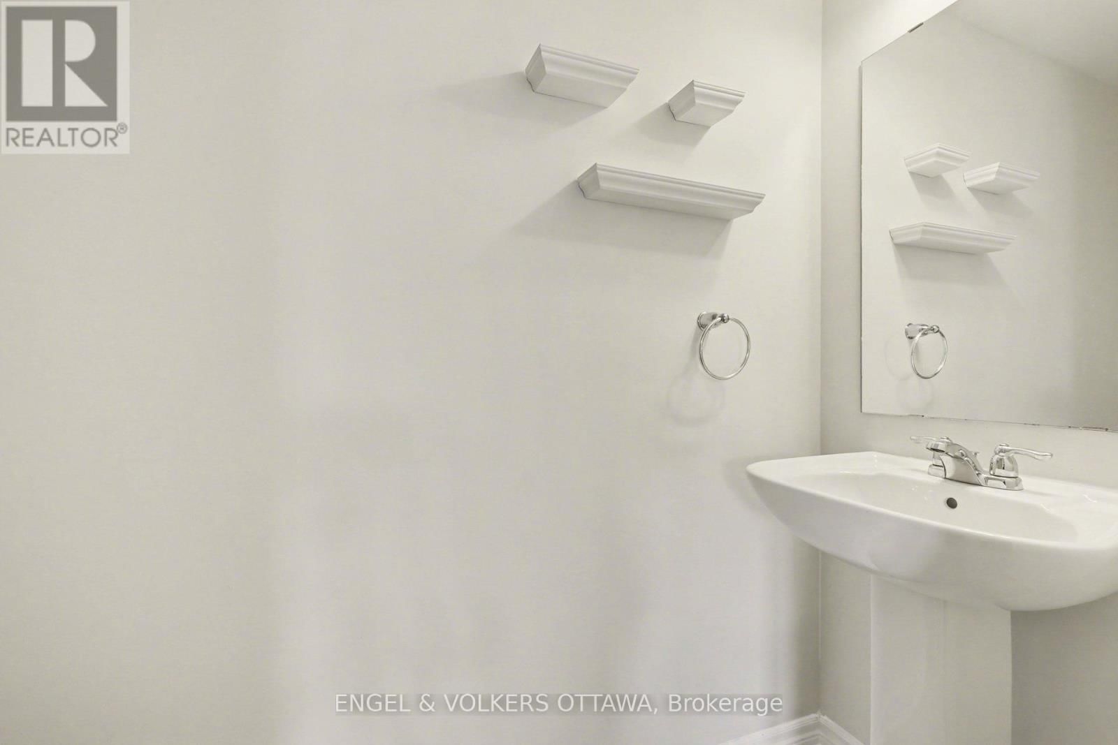 575 ROUNDLEAF WAY Image 17