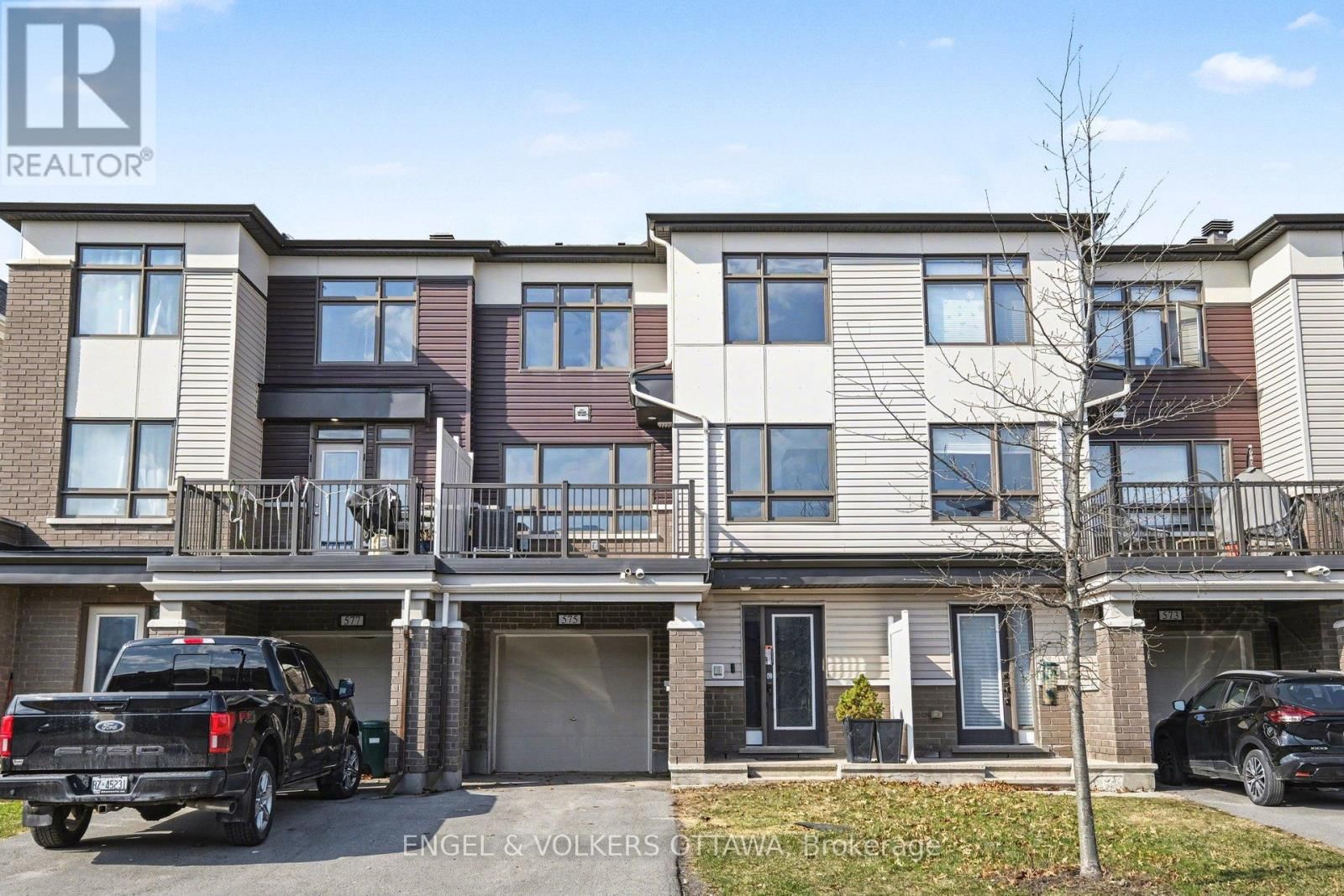 575 ROUNDLEAF WAY Image 2