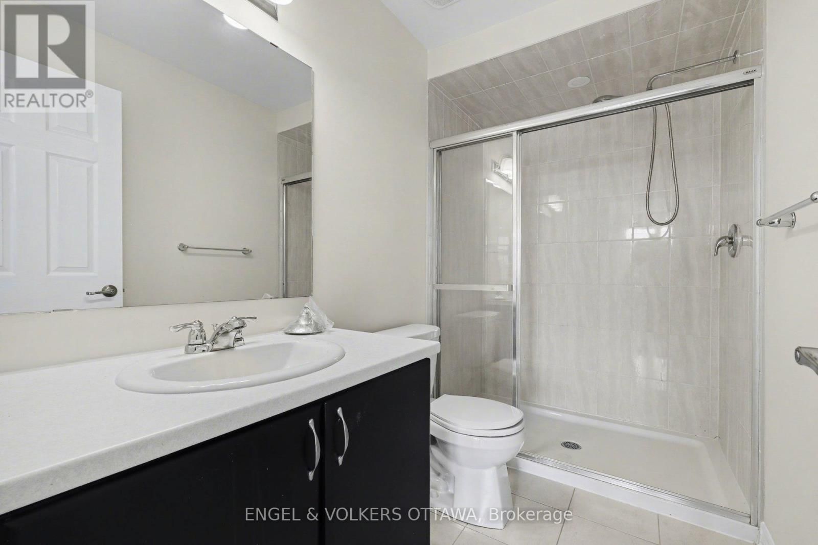 575 ROUNDLEAF WAY Image 24