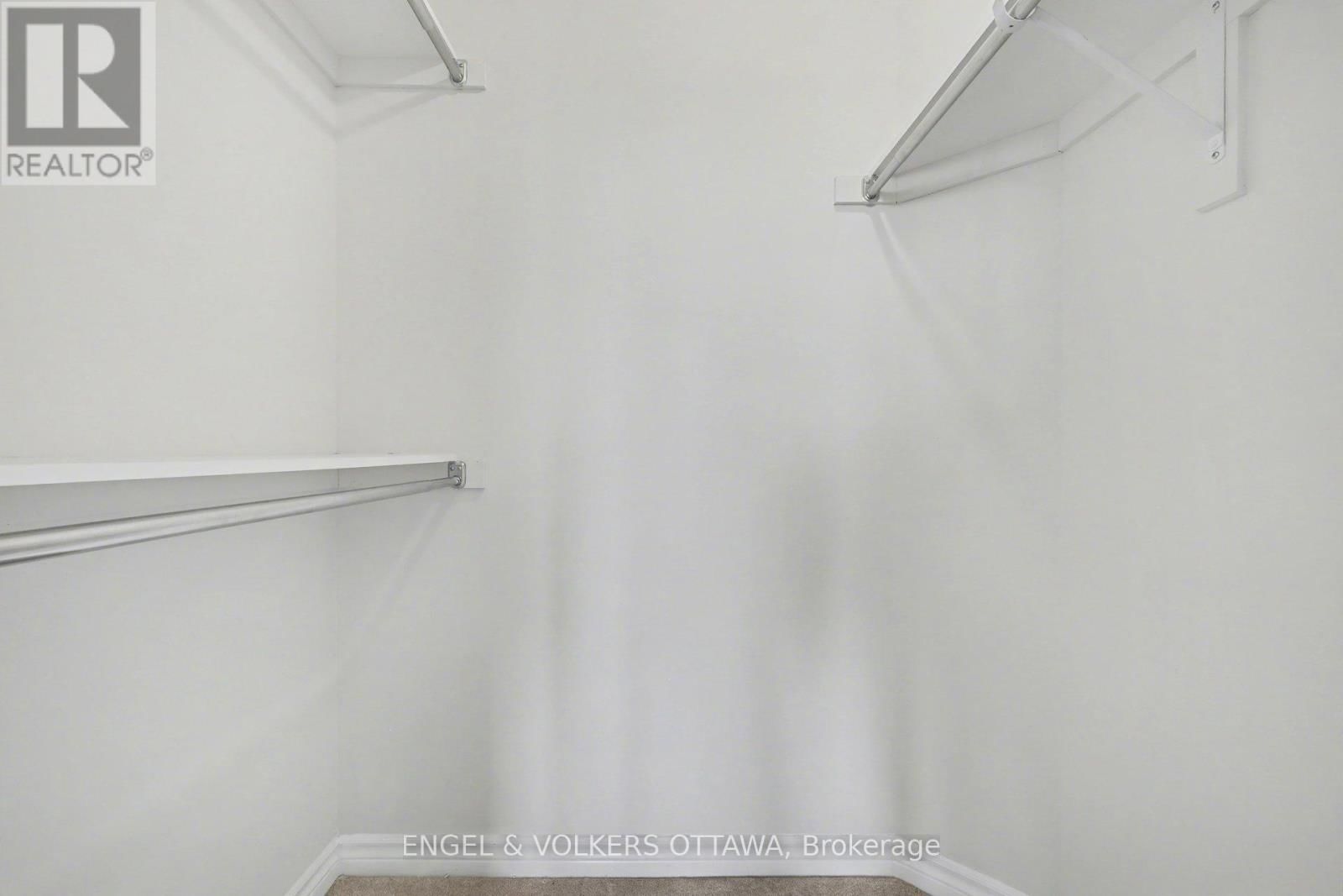 575 ROUNDLEAF WAY Image 28