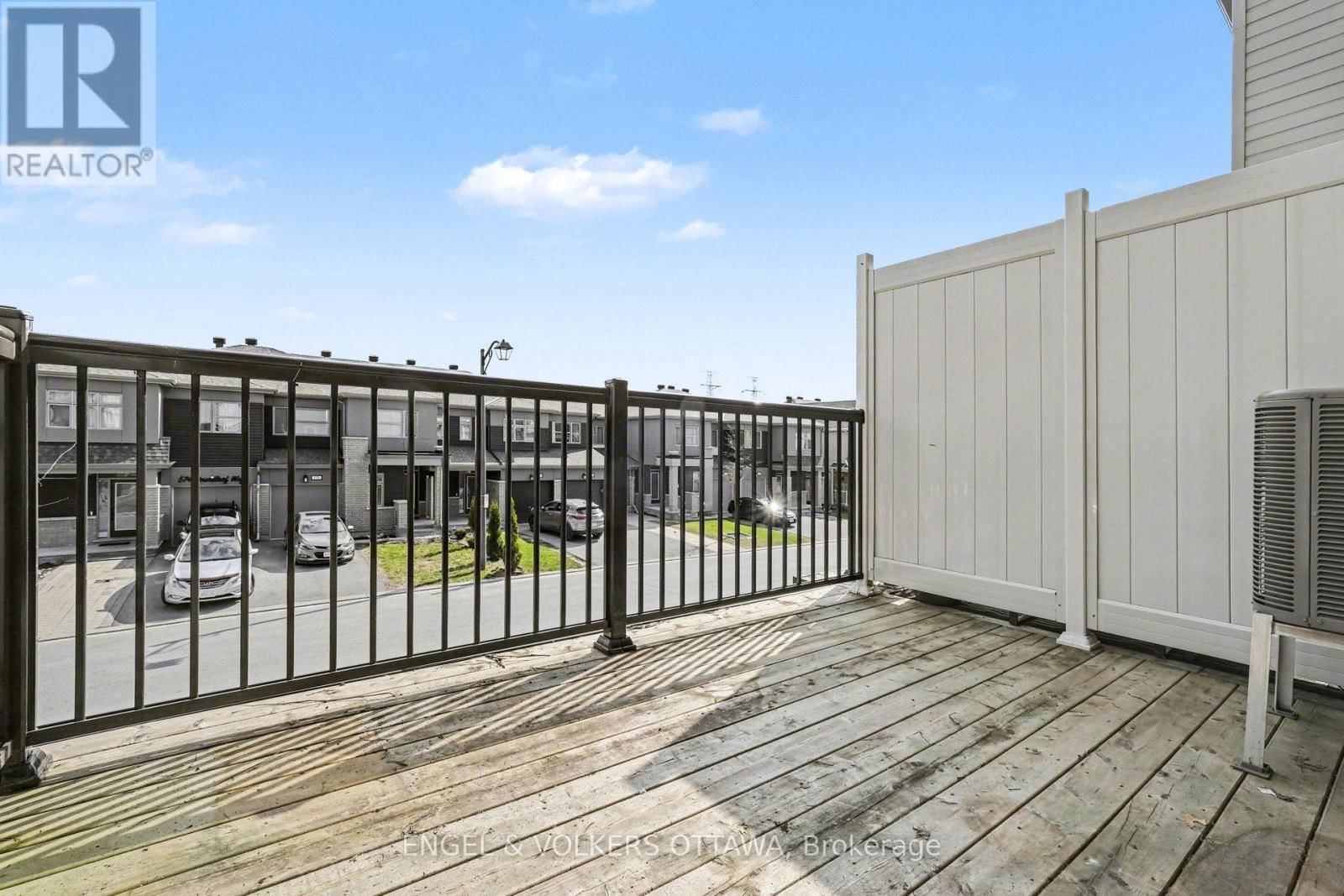 575 ROUNDLEAF WAY Image 30