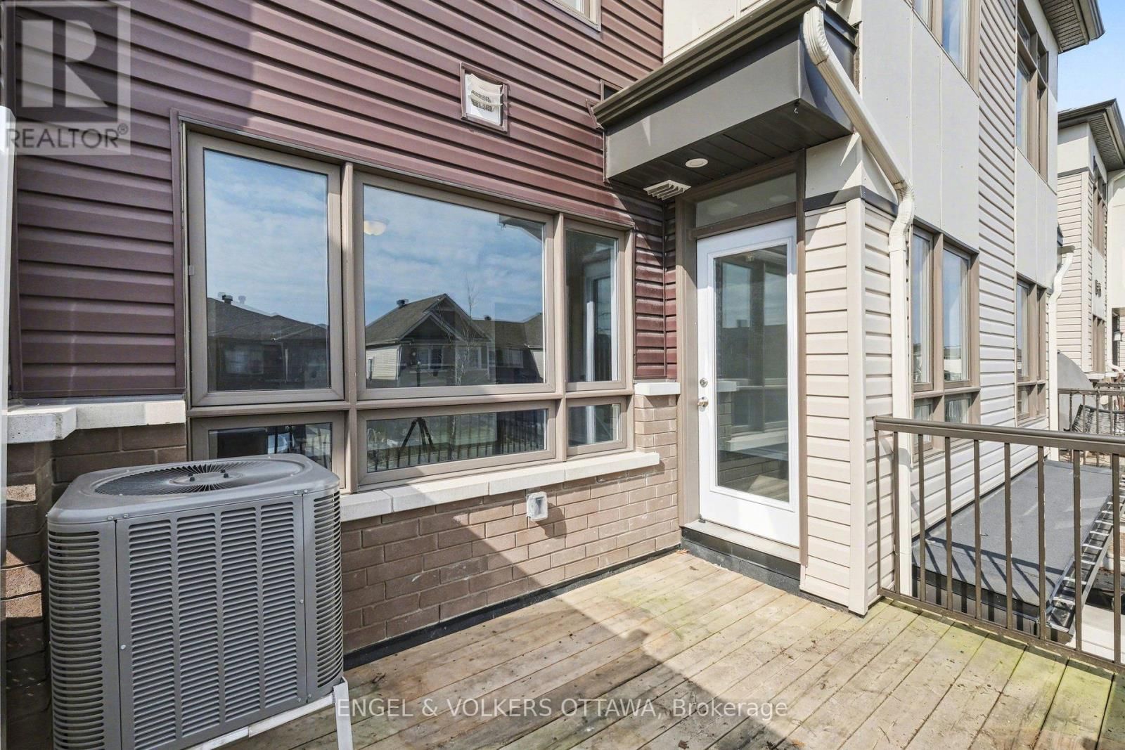 575 ROUNDLEAF WAY Image 31