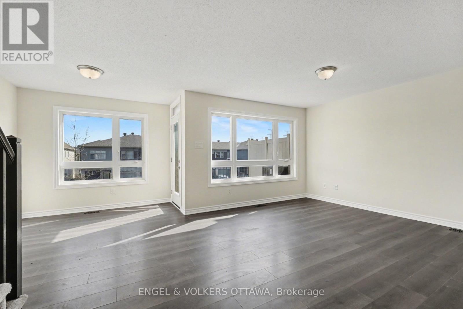 575 ROUNDLEAF WAY Image 9